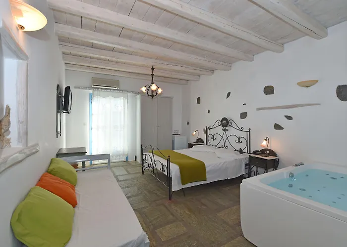 Zefi & Hotel Náoussa