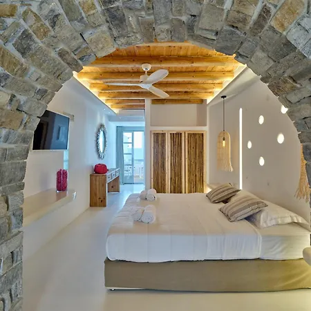 Hotel Zefi & Naousa (Paros)
