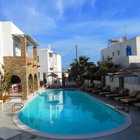Zefi & 4* Naousa (Paros)