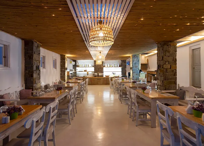 Zefi & Naousa (Paros)