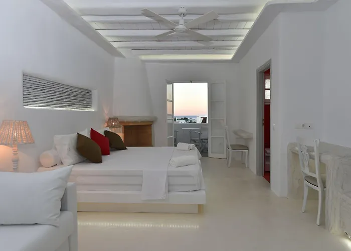 Zefi & Naousa (Paros)